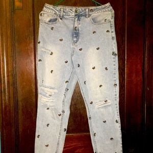 Cute embroidered butterfly women's distressed jeans